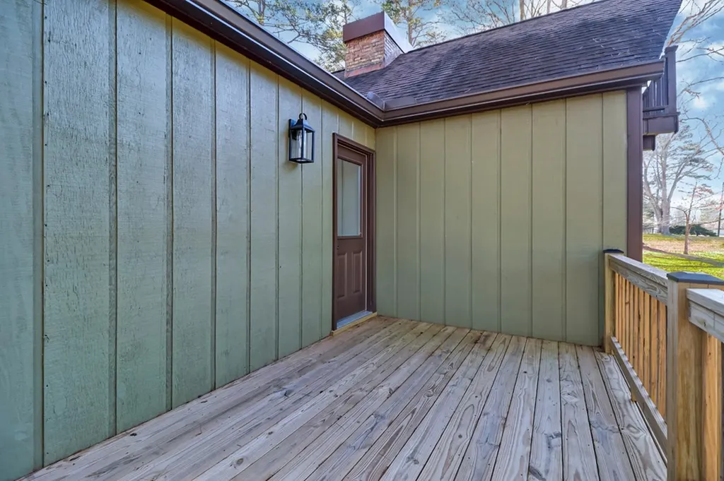 1651 Pennsylvania Jamestown TN 38556