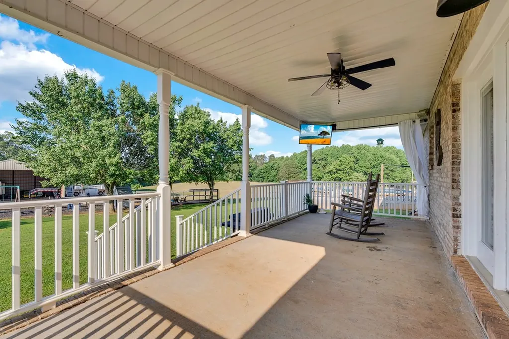 887 Ray Cemetery Road Sparta TN 38583