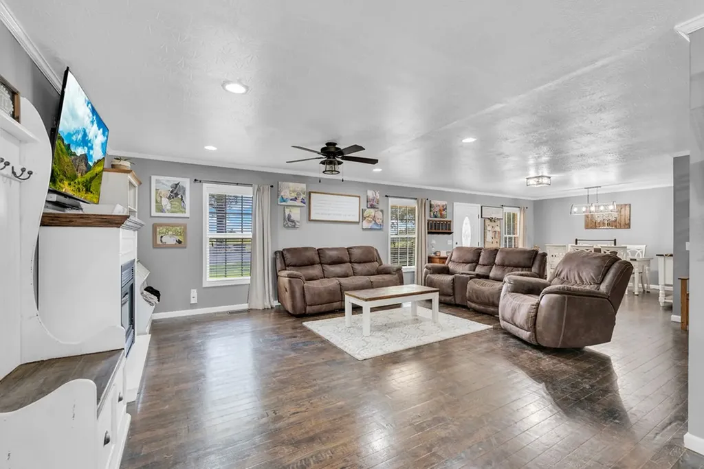 887 Ray Cemetery Road Sparta TN 38583