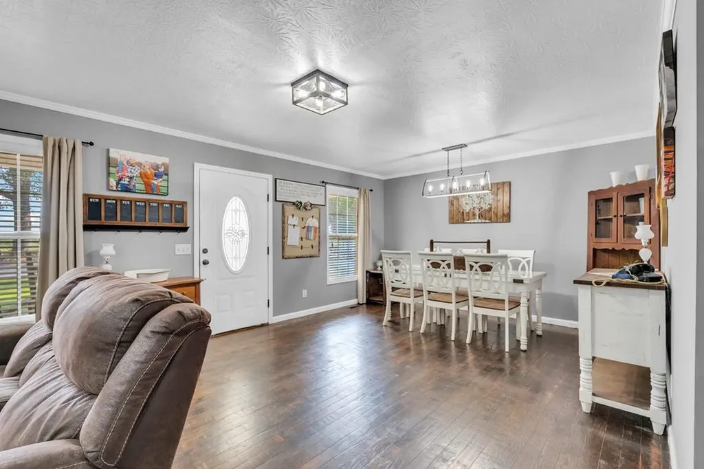 887 Ray Cemetery Road Sparta TN 38583