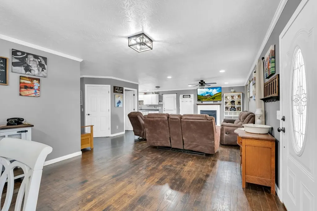 887 Ray Cemetery Road Sparta TN 38583