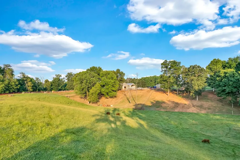 887 Ray Cemetery Road Sparta TN 38583