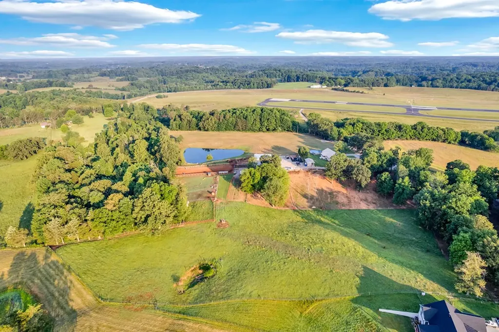 887 Ray Cemetery Road Sparta TN 38583