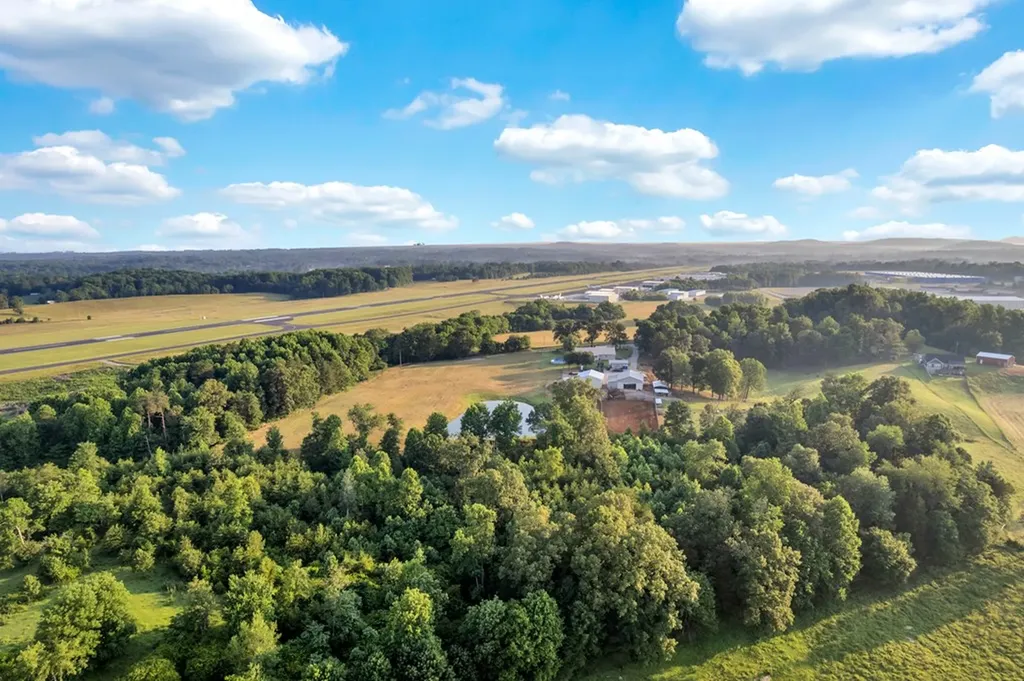 887 Ray Cemetery Road Sparta TN 38583