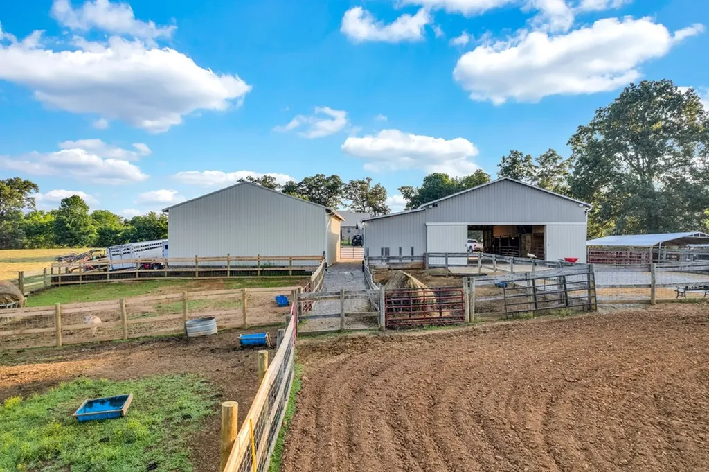 887 Ray Cemetery Road Sparta TN 38583