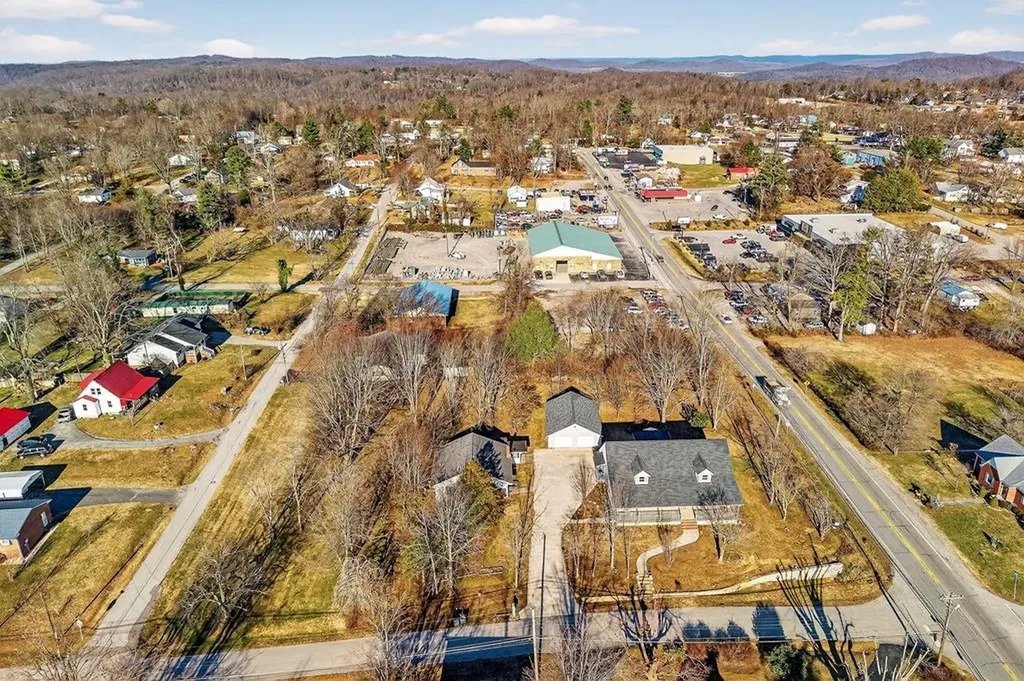 503 505 S 503 S Pine Street Monterey TN 38574