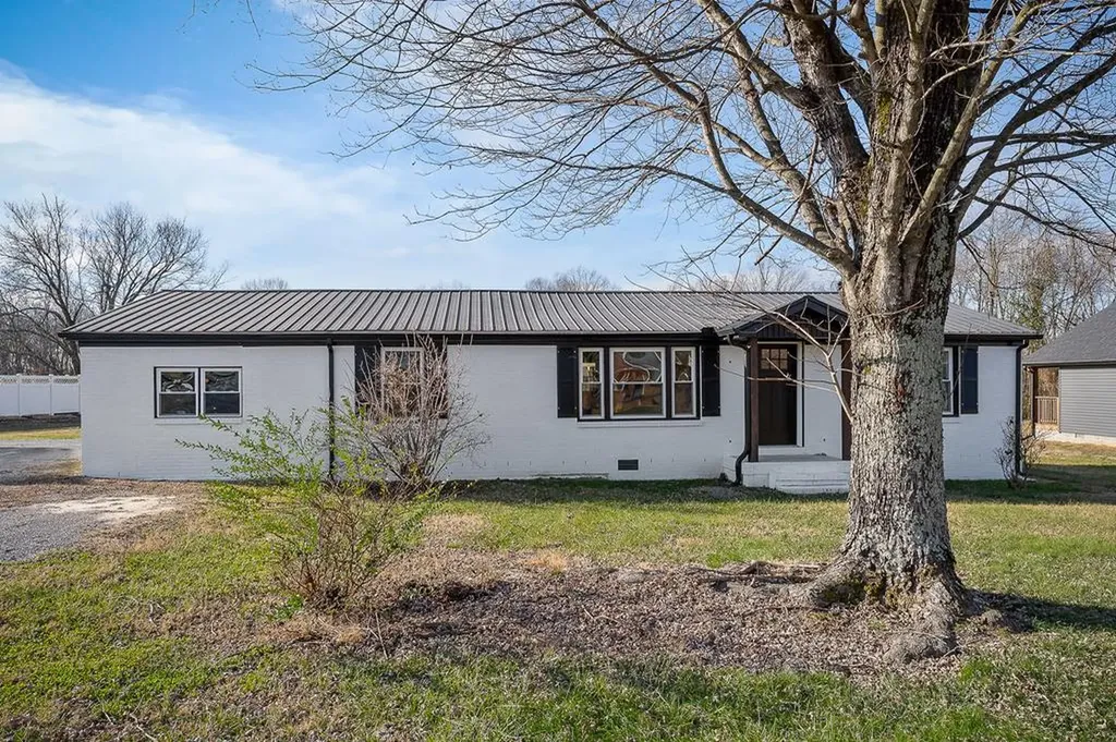 763 Smith Road Smithville TN 37166