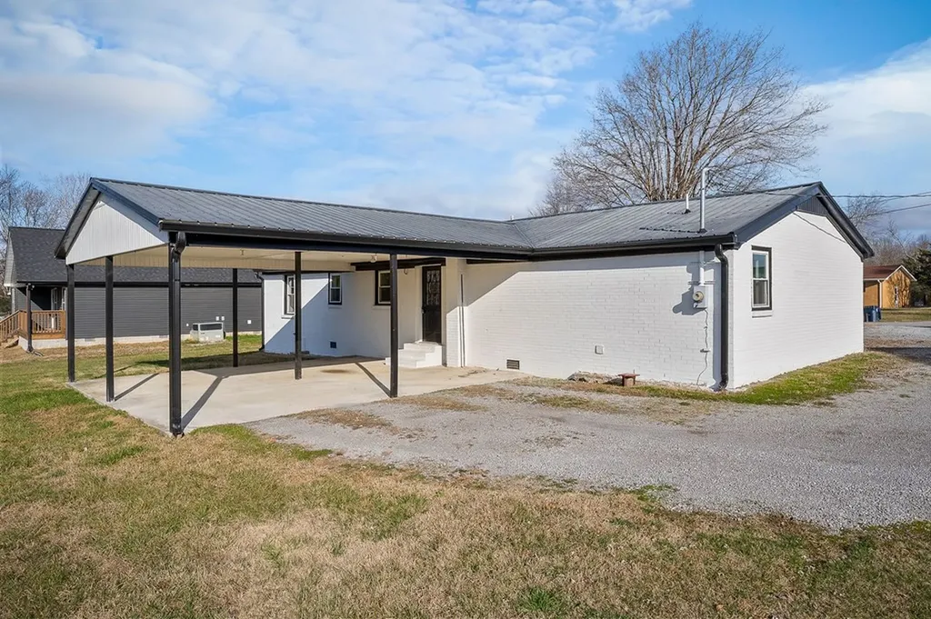 763 Smith Road Smithville TN 37166