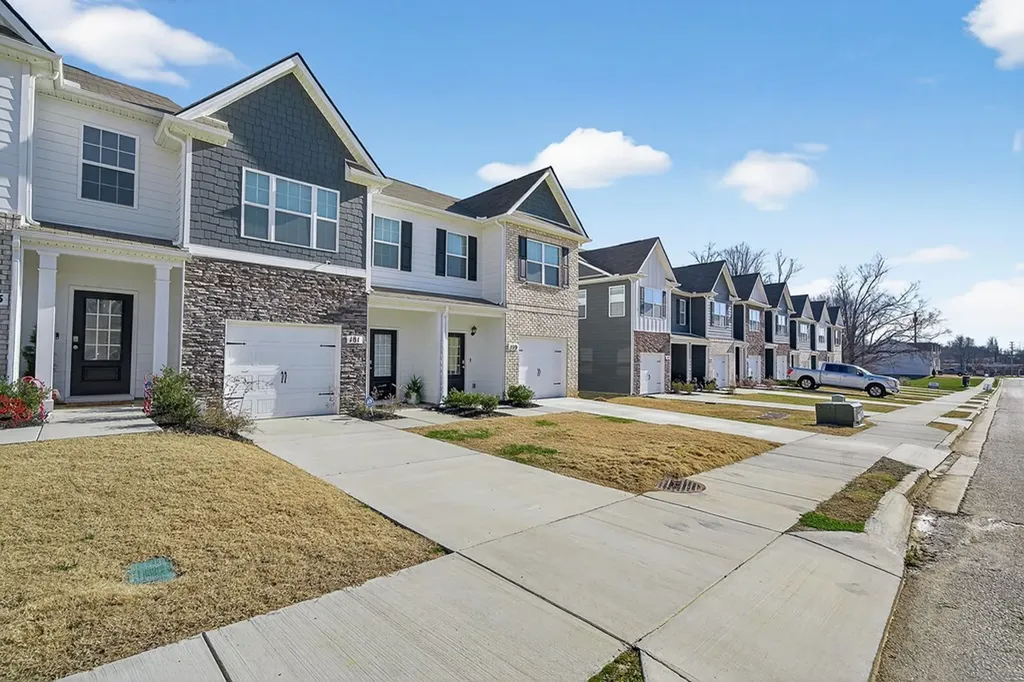 181 Dale Mires Baxter TN 38544