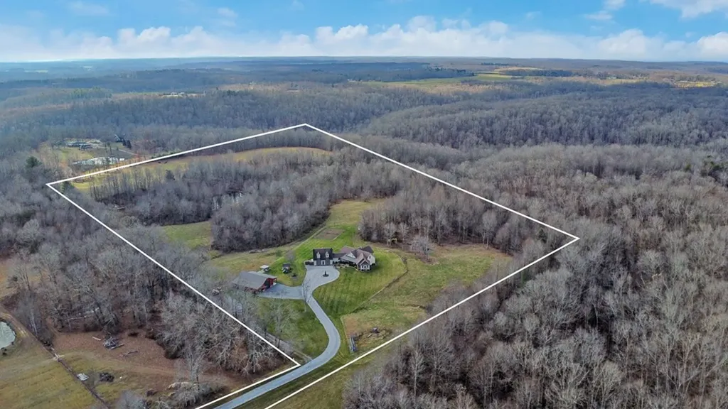 370 Randolph Road Crossville TN 38555