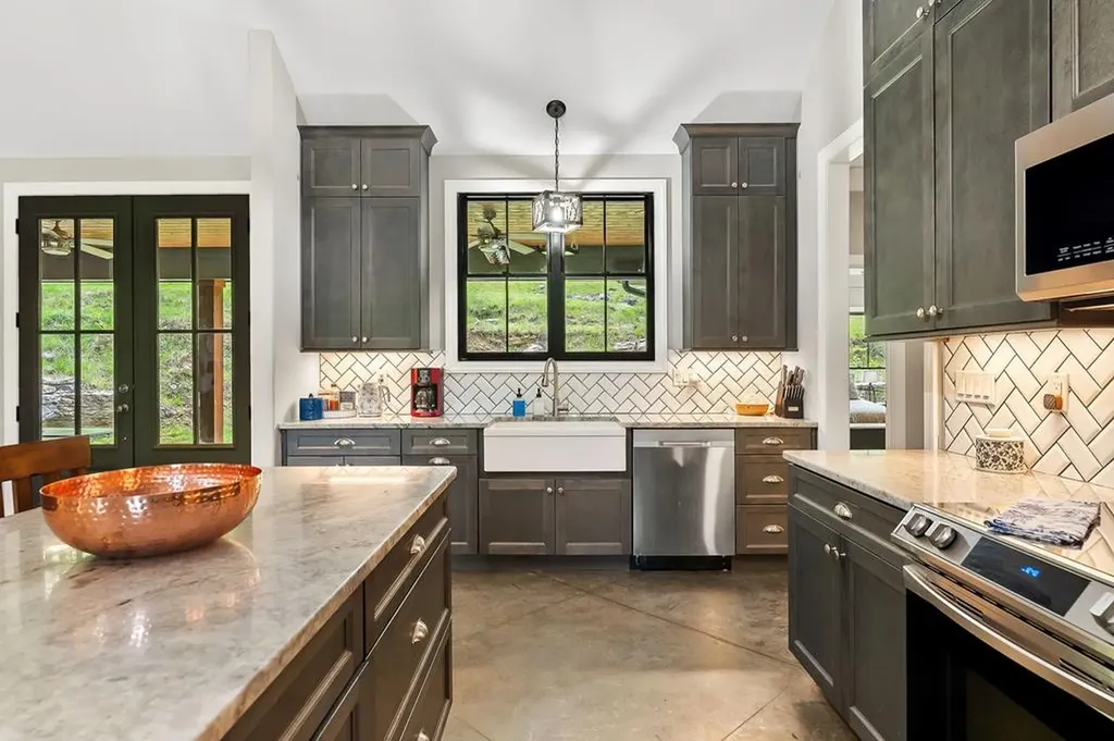 14436 Indian Springs Road Buffalo Valley TN 38548