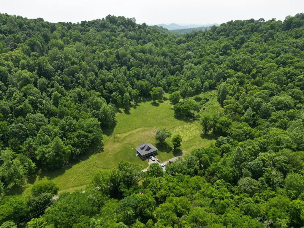 250 Woodard Hollow Lane Gainesboro TN 38562