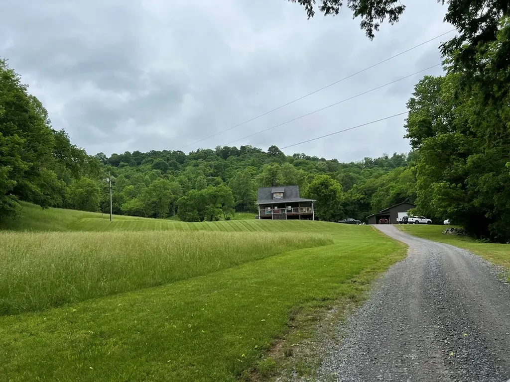 250 Woodard Hollow Lane Gainesboro TN 38562