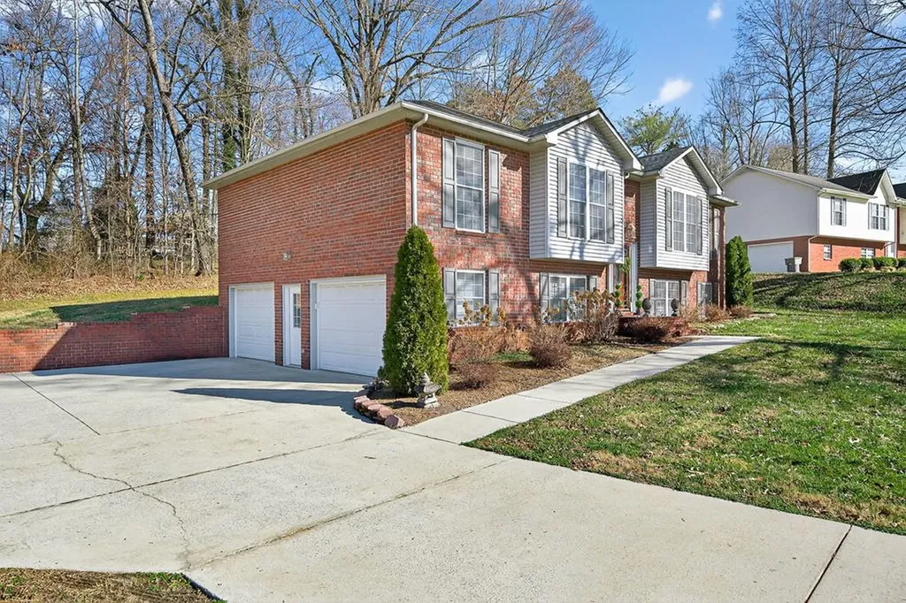 1920 Bay View Drive Cookeville TN 38506