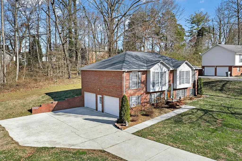 1920 Bay View Drive Cookeville TN 38506