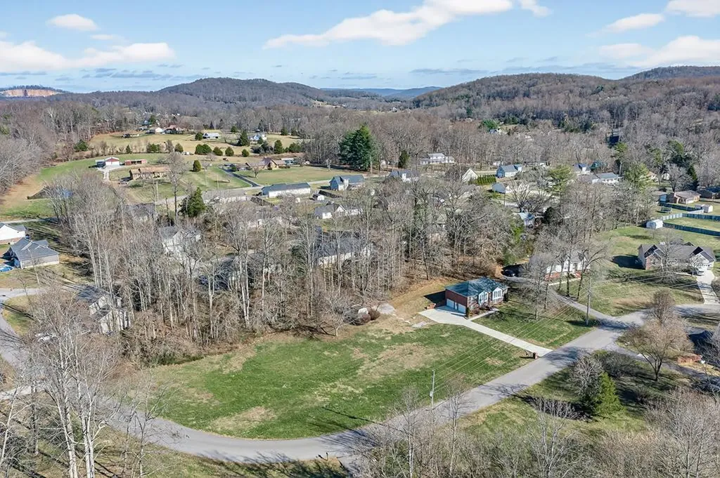 1920 Bay View Drive Cookeville TN 38506