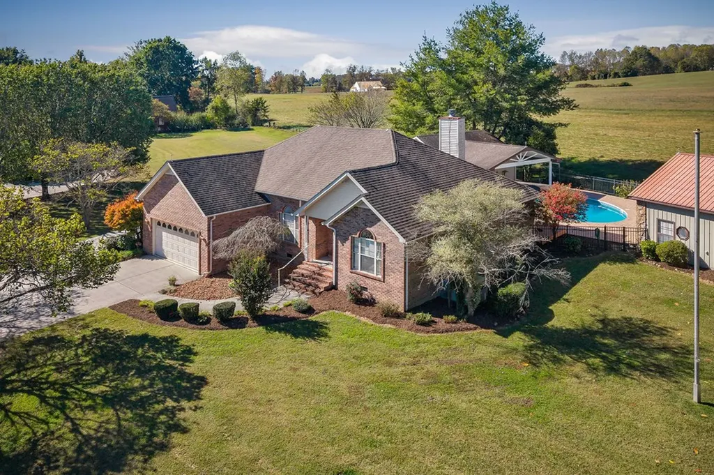 3582 SW South Pointe Road Cookeville TN 38506