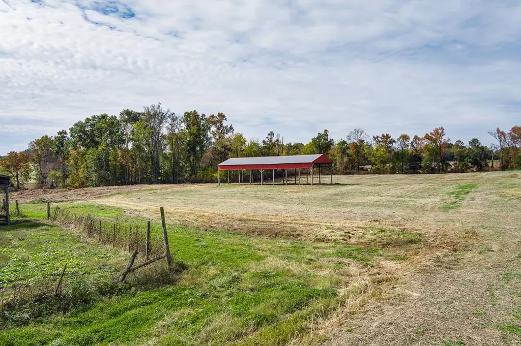 140 Js Dairy Lane Monroe TN 38573