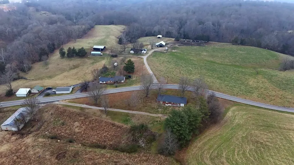 1860 Moodyville Road Byrdstown TN 38549