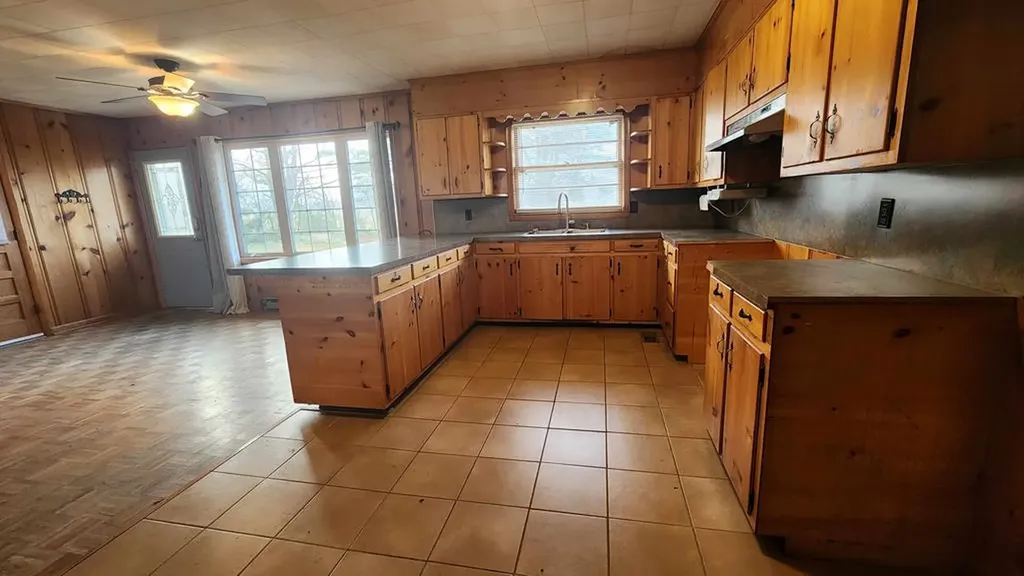 1860 Moodyville Road Byrdstown TN 38549