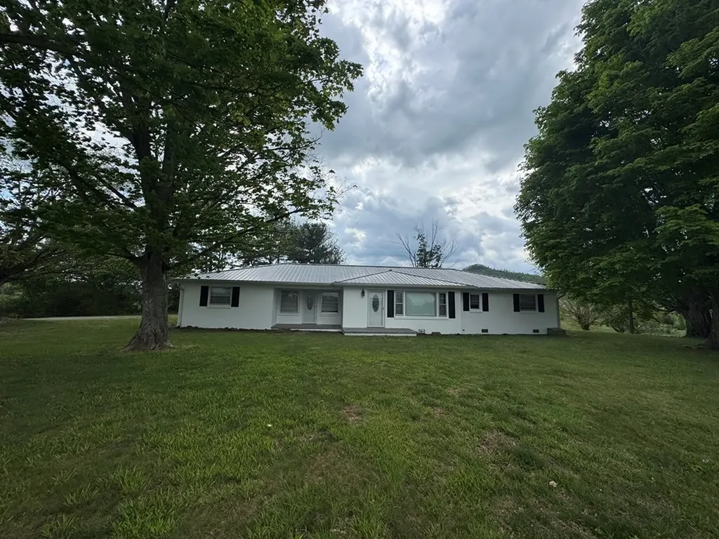 1860 Moodyville Road Byrdstown TN 38549