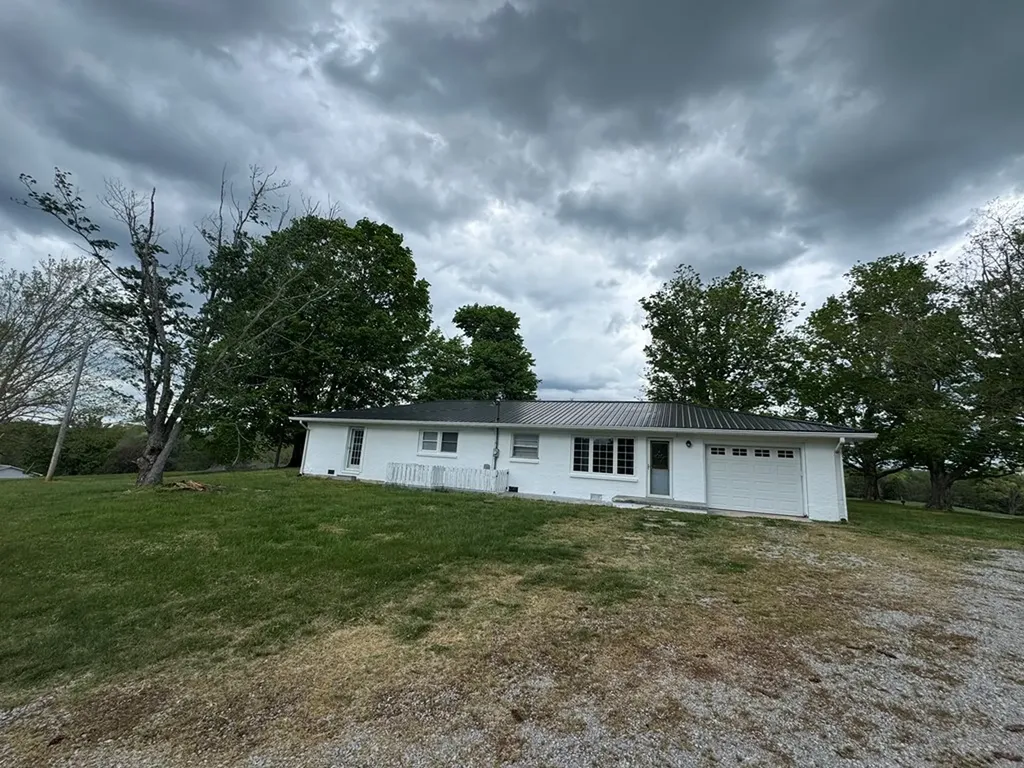 1860 Moodyville Road Byrdstown TN 38549