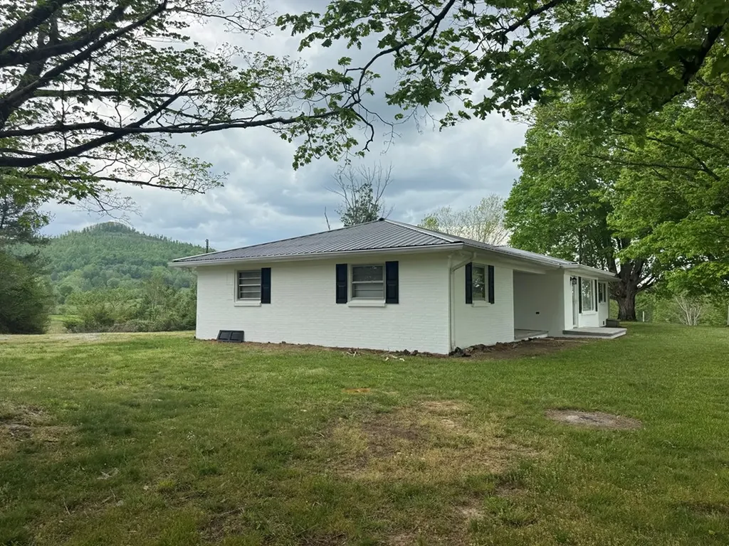 1860 Moodyville Road Byrdstown TN 38549