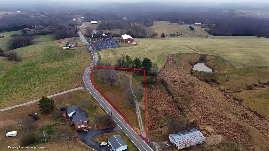 1860 Moodyville Road Byrdstown TN 38549