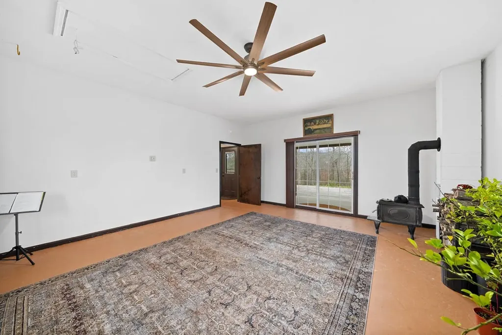 64 Pugh Road Crossville TN 38555
