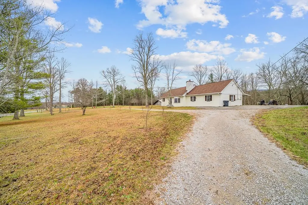 64 Pugh Road Crossville TN 38555