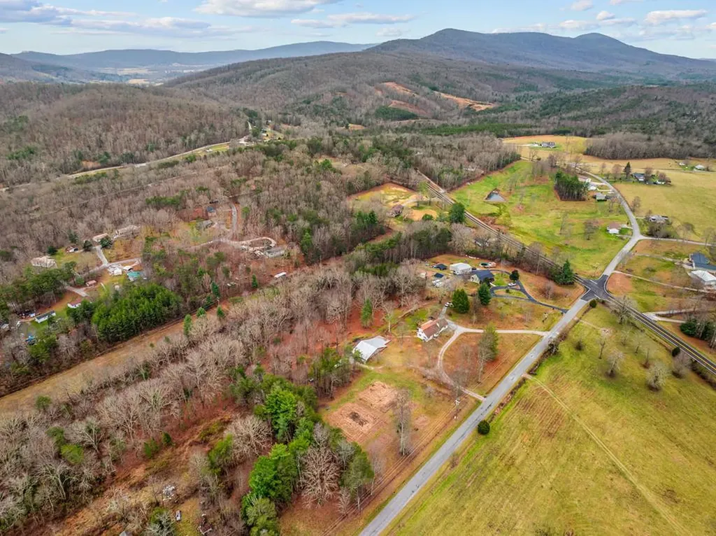 64 Pugh Road Crossville TN 38555