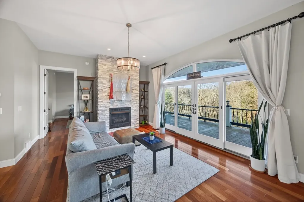 77 River Front Drive Sparta TN 38583