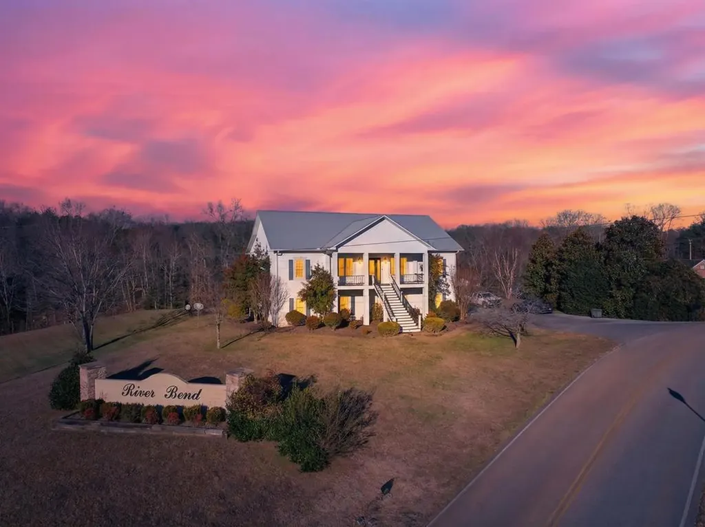 77 River Front Drive Sparta TN 38583