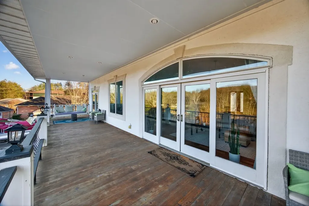 77 River Front Drive Sparta TN 38583