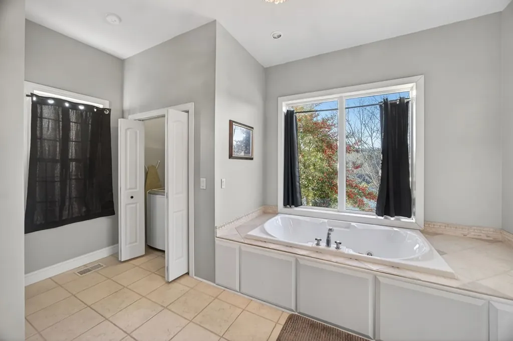 77 River Front Drive Sparta TN 38583