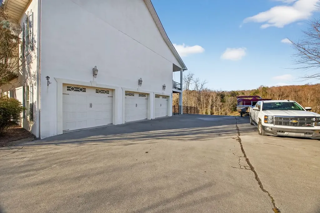 77 River Front Drive Sparta TN 38583