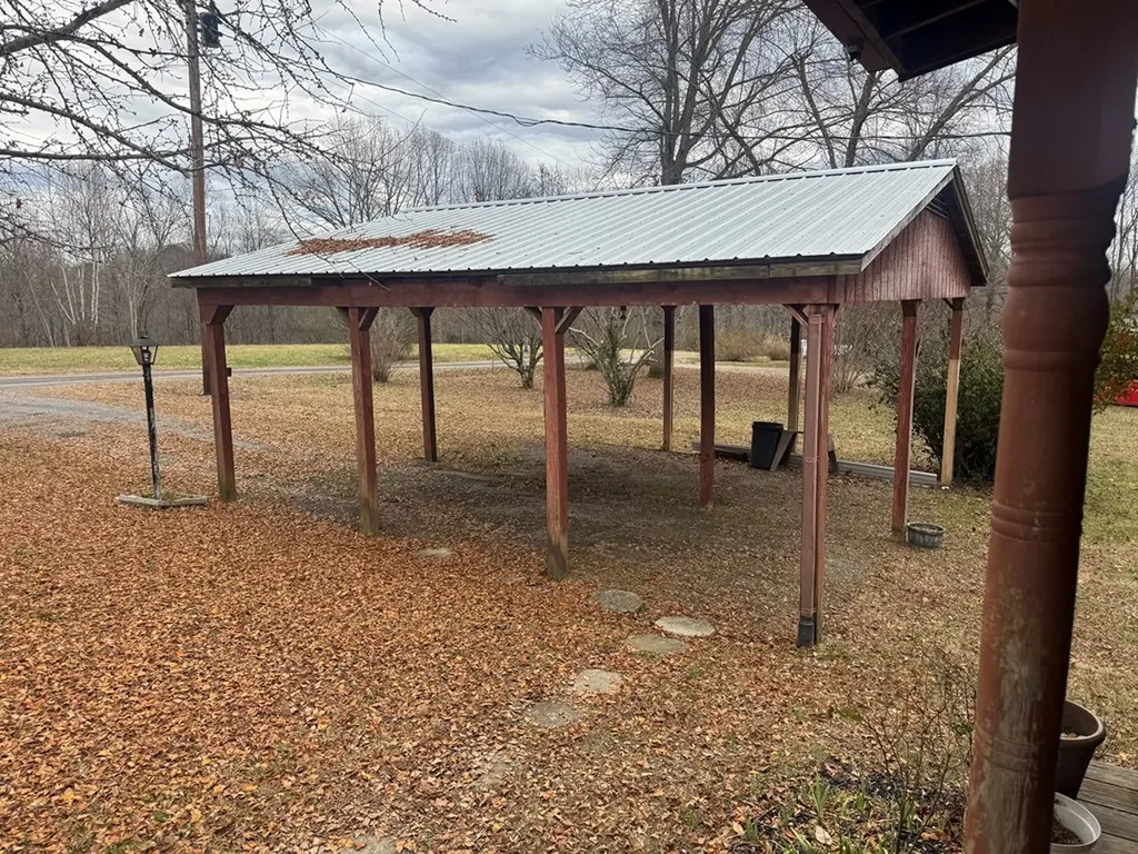 146 H Brown Lane Gainesboro TN 38562