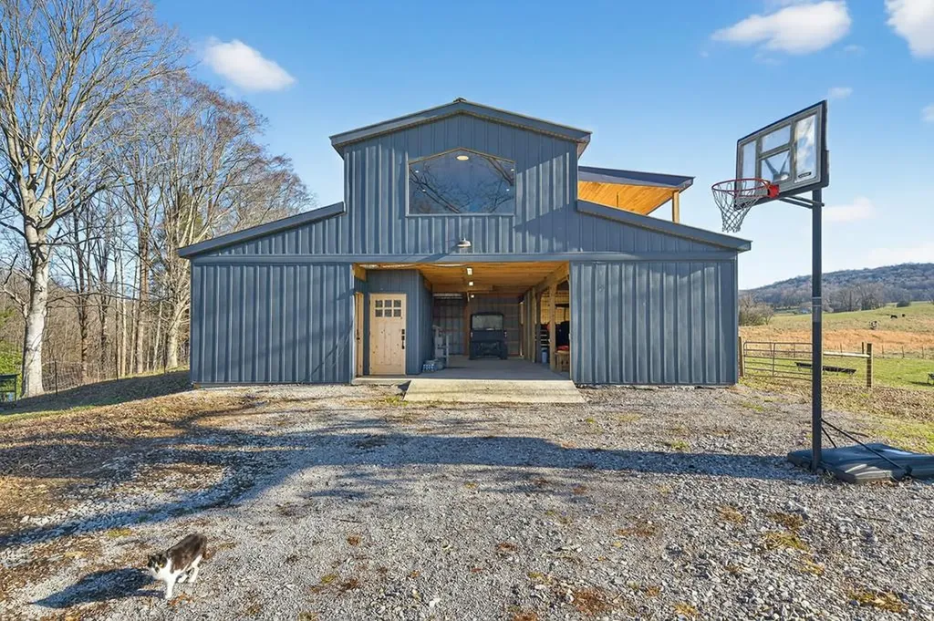 8225 Red Hill Road Pall Mall TN 38577