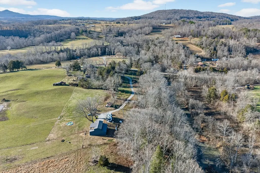 8225 Red Hill Road Pall Mall TN 38577