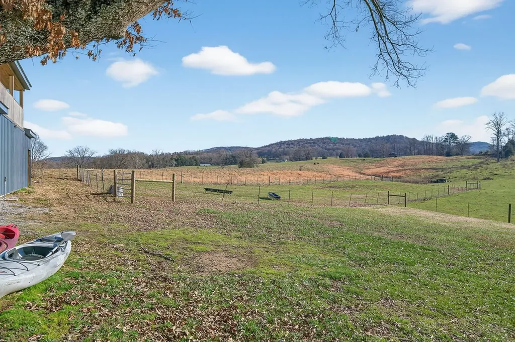 8225 Red Hill Road Pall Mall TN 38577