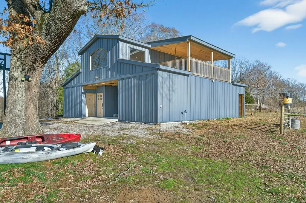 8225 Red Hill Road Pall Mall TN 38577