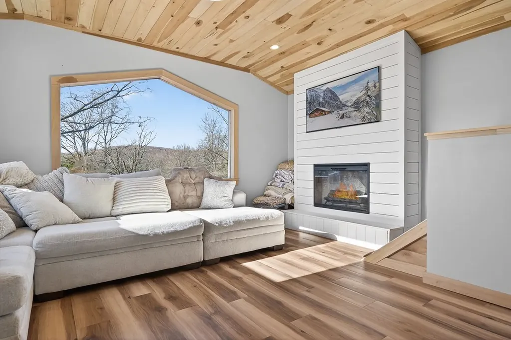 8225 Red Hill Road Pall Mall TN 38577