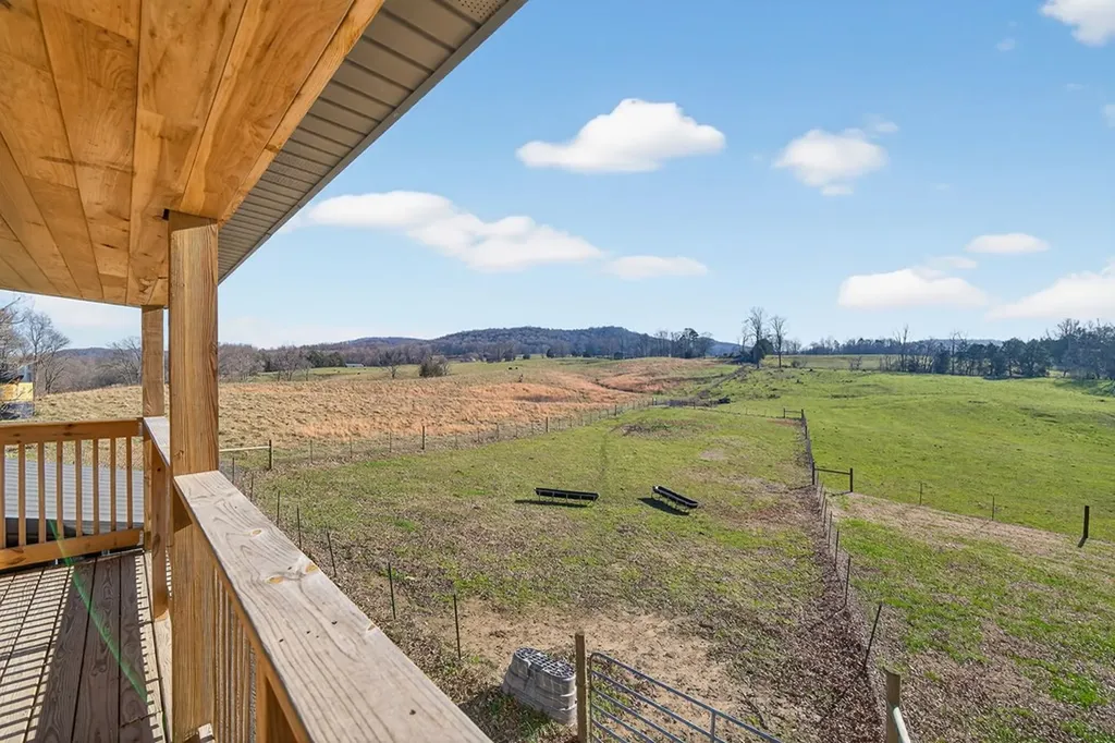 8225 Red Hill Road Pall Mall TN 38577