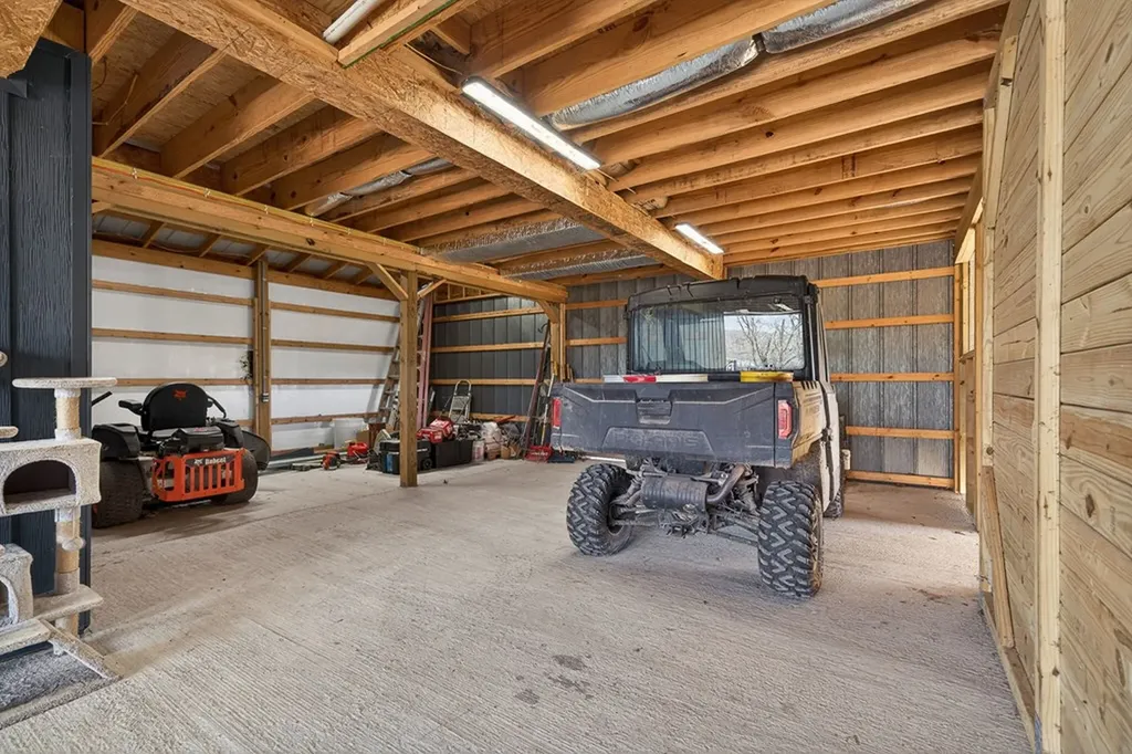 8225 Red Hill Road Pall Mall TN 38577