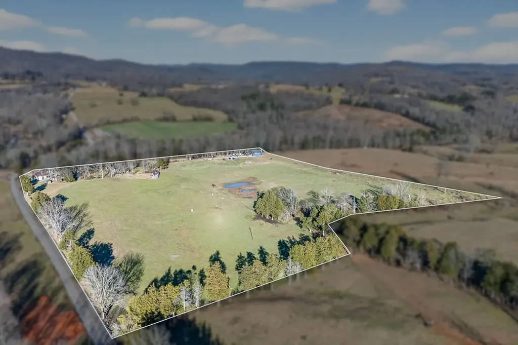 8225 Red Hill Road Pall Mall TN 38577