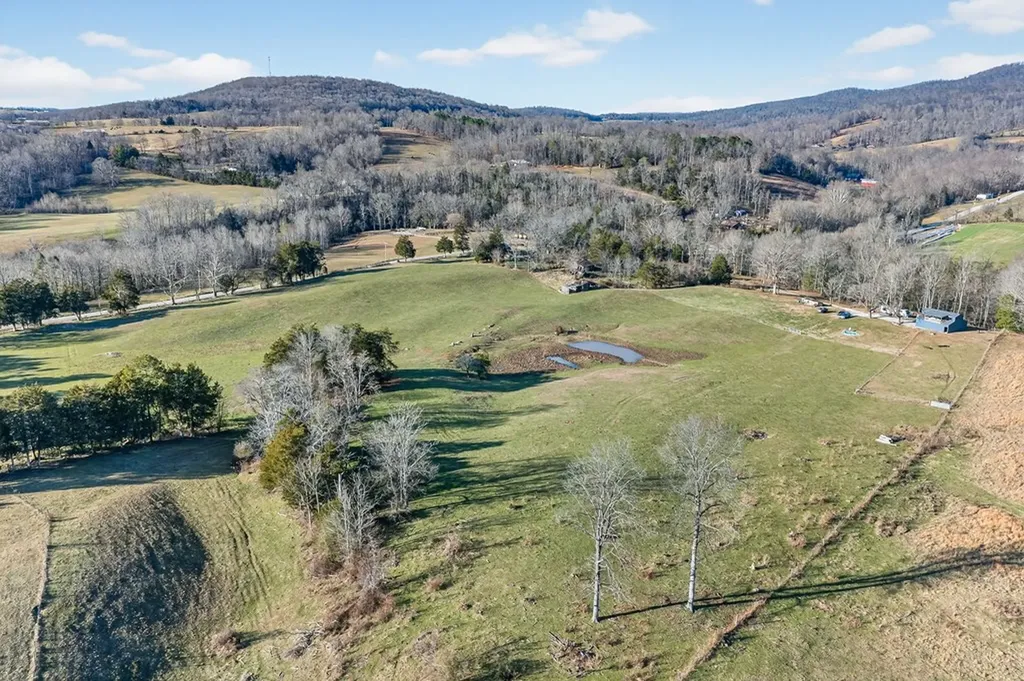 8225 Red Hill Road Pall Mall TN 38577