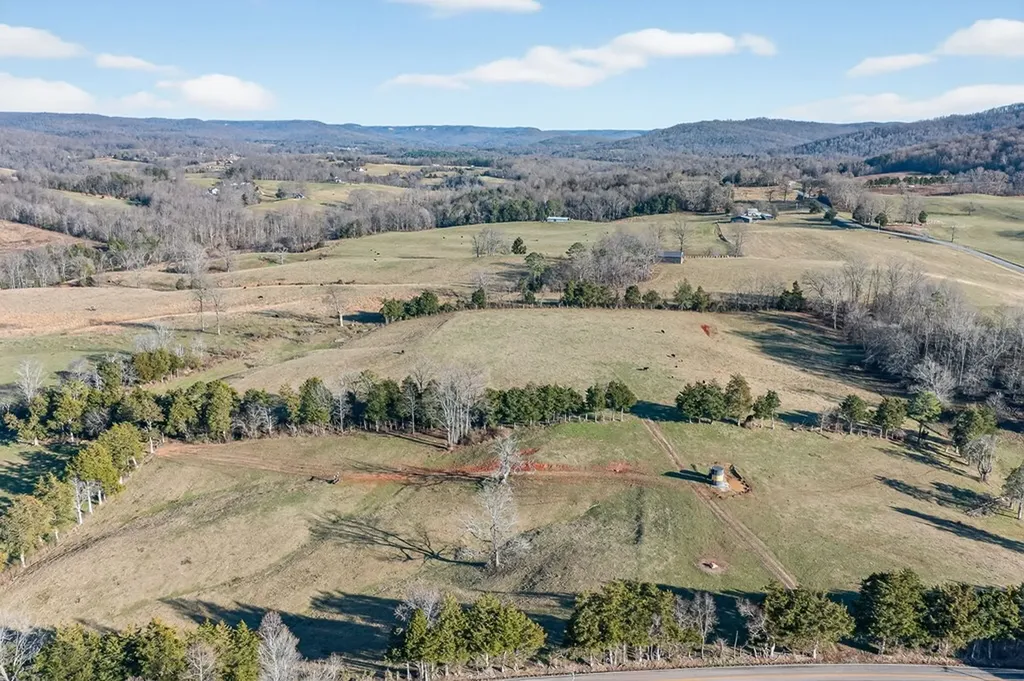 8225 Red Hill Road Pall Mall TN 38577