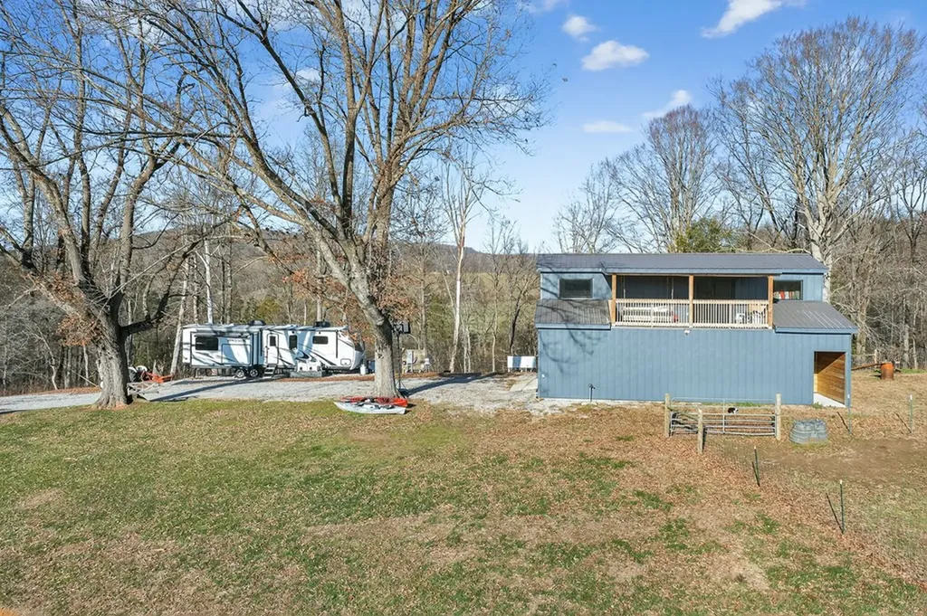 8225 Red Hill Road Pall Mall TN 38577