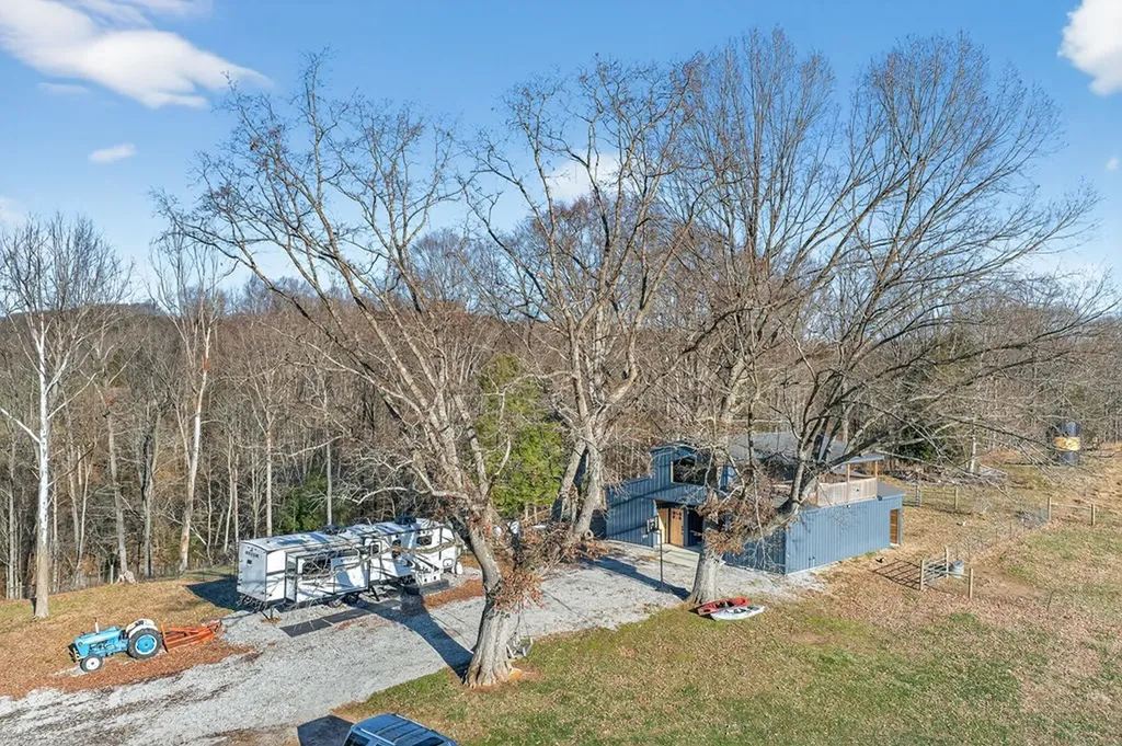 8225 Red Hill Road Pall Mall TN 38577
