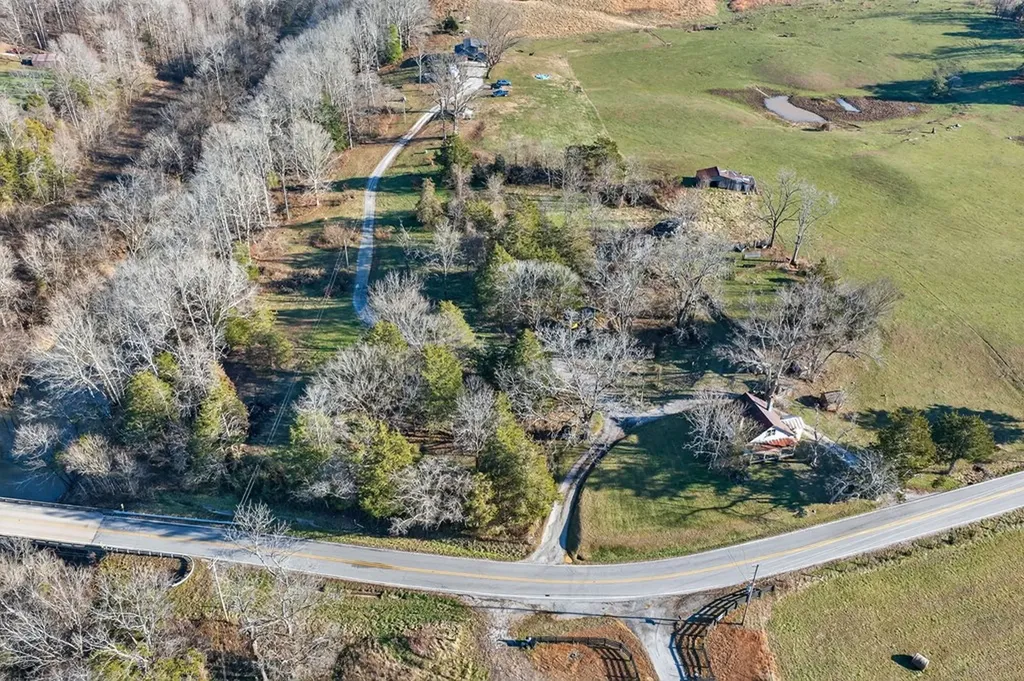 8225 Red Hill Road Pall Mall TN 38577